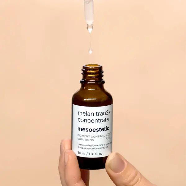 Textura ligera Melan Tran3x Concentrate Mesoestetic Textura Melan Tran3x Concentrate Mesoestetic sérum antimanchas